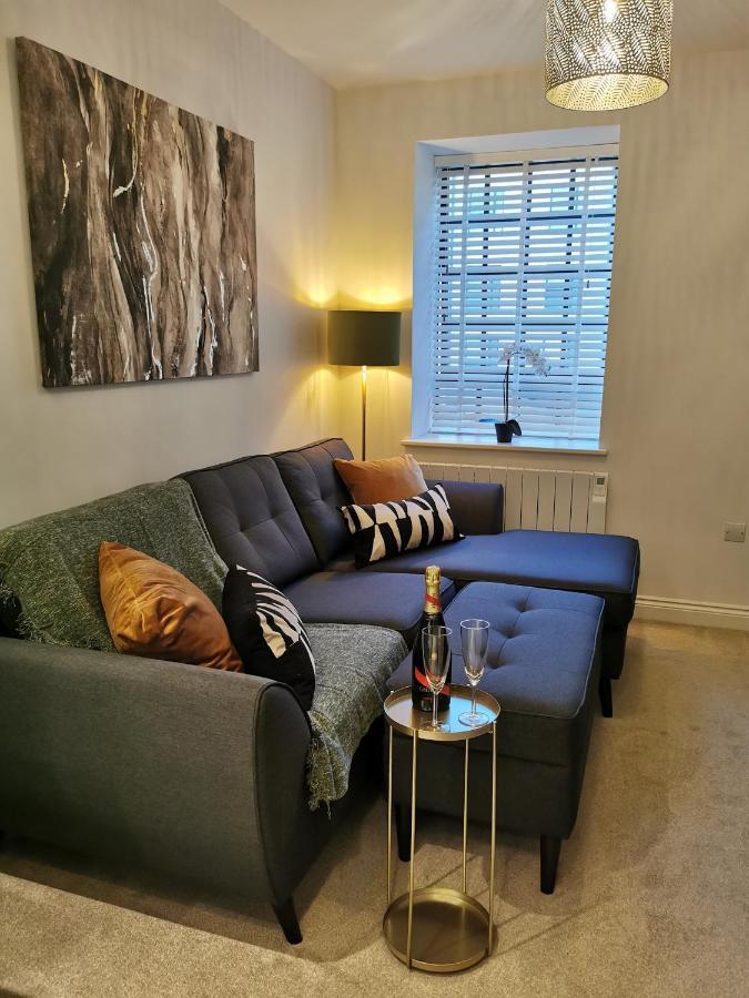 Axiom Apartment - Beautiful Stylish 2 Bed. 첼튼엄 외부 사진