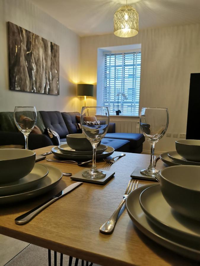 Axiom Apartment - Beautiful Stylish 2 Bed. 첼튼엄 외부 사진